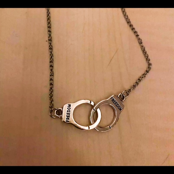 🆕 Freedom Handcuff Steam Punk Necklace - Picture 10 of 12